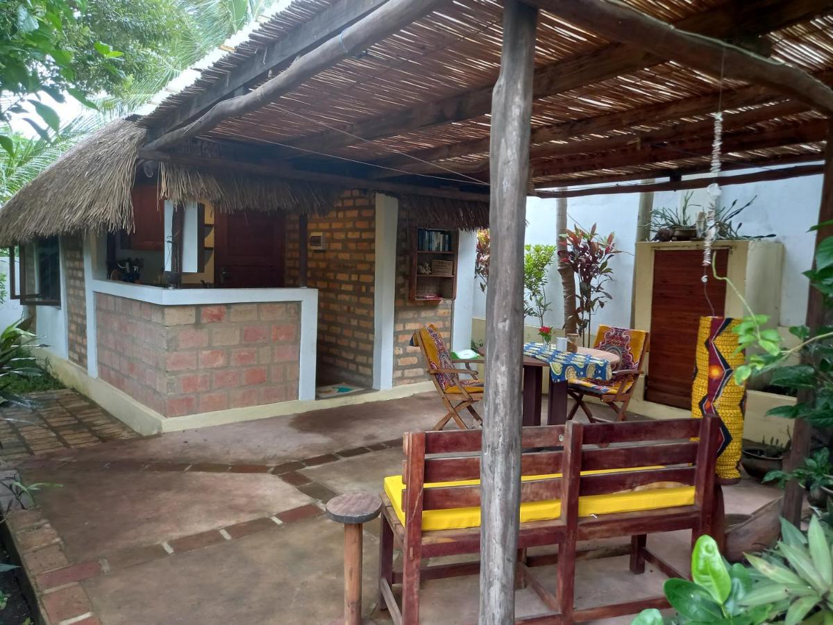 Casa Camaleao Gekko Cottadge Hotel Praia do Praia do Tofo Buitenkant foto